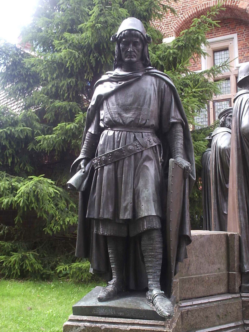 Герман фон Зальца, скульптура в музее замка Мальборк. Источник: wikipedia.org