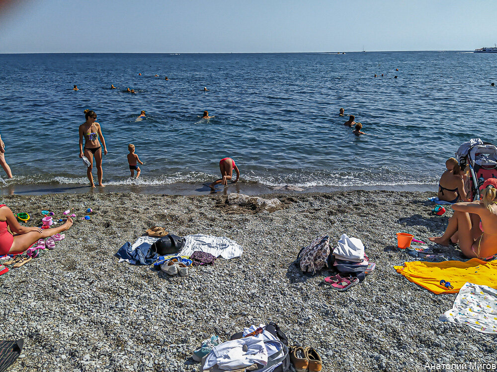 Крым, конец сентября. Что сейчас происходит на пляжах Ялты и Коктебеля?