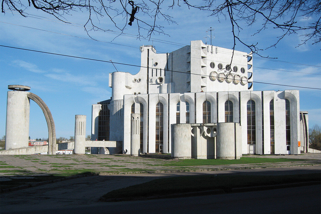 на фото академический театр драмы имени Ф.М.Достоевского (1987 год.)