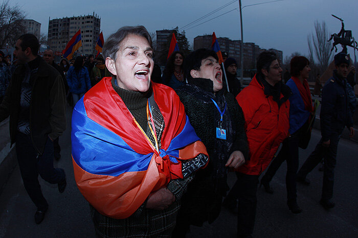 Протесты в Армении. На волне массового недовольства предыдущим правительством к власти пришёл Никол Пашинян