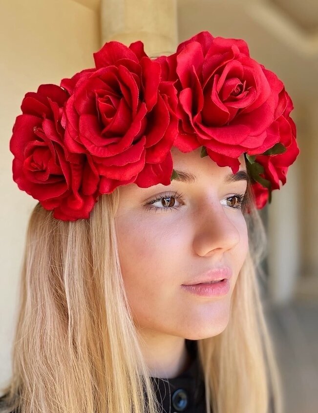 Венок из цветов на голову из коллекции этно-бренда Матрешка-мир