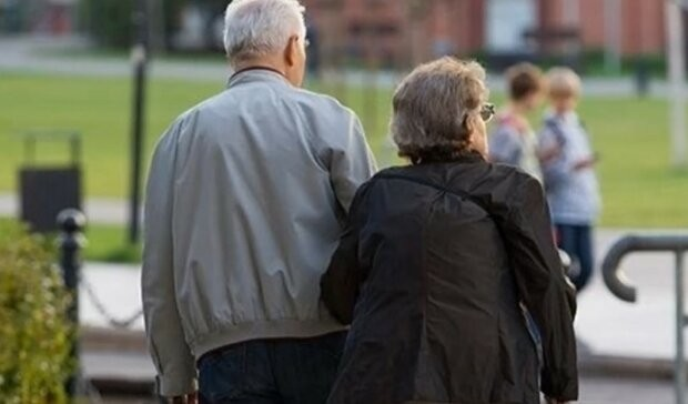 По данным экспертов Росстата, представители сильной половины человечества живут в среднем на 10 лет меньше «слабой» половины.