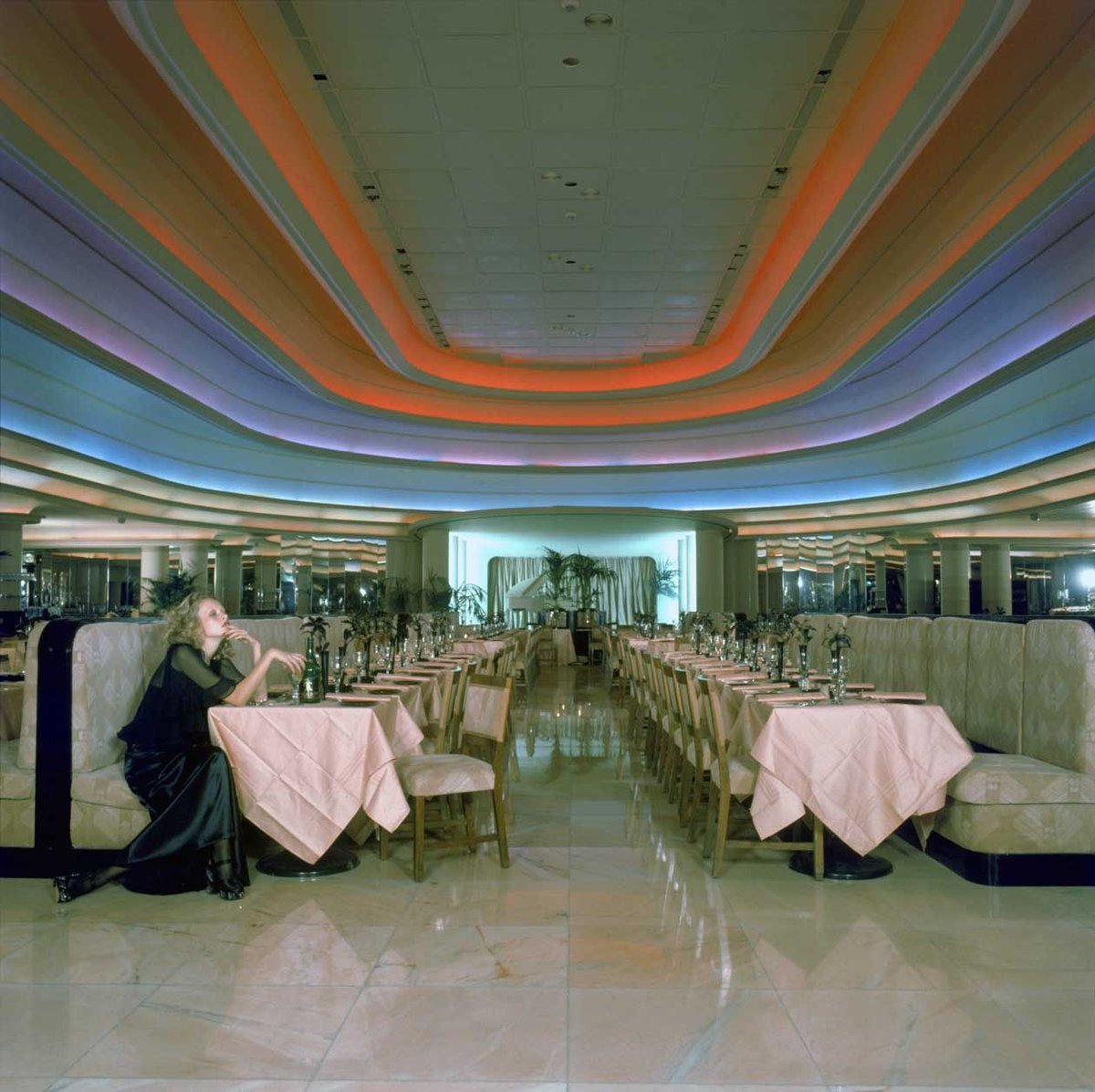 Твигги в Радужной салоне