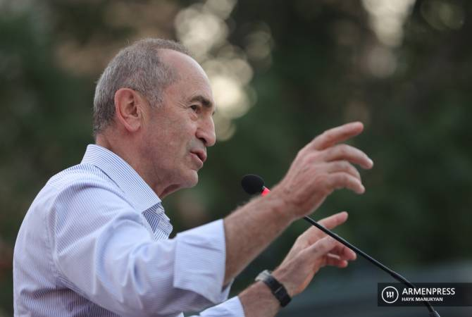 Роберт Кочарян