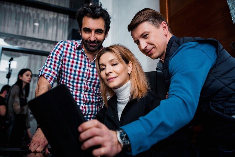 Алексей Ягудин и Евгения Медведева на съемках фильма (листайте галерею). Фото из открытых источников