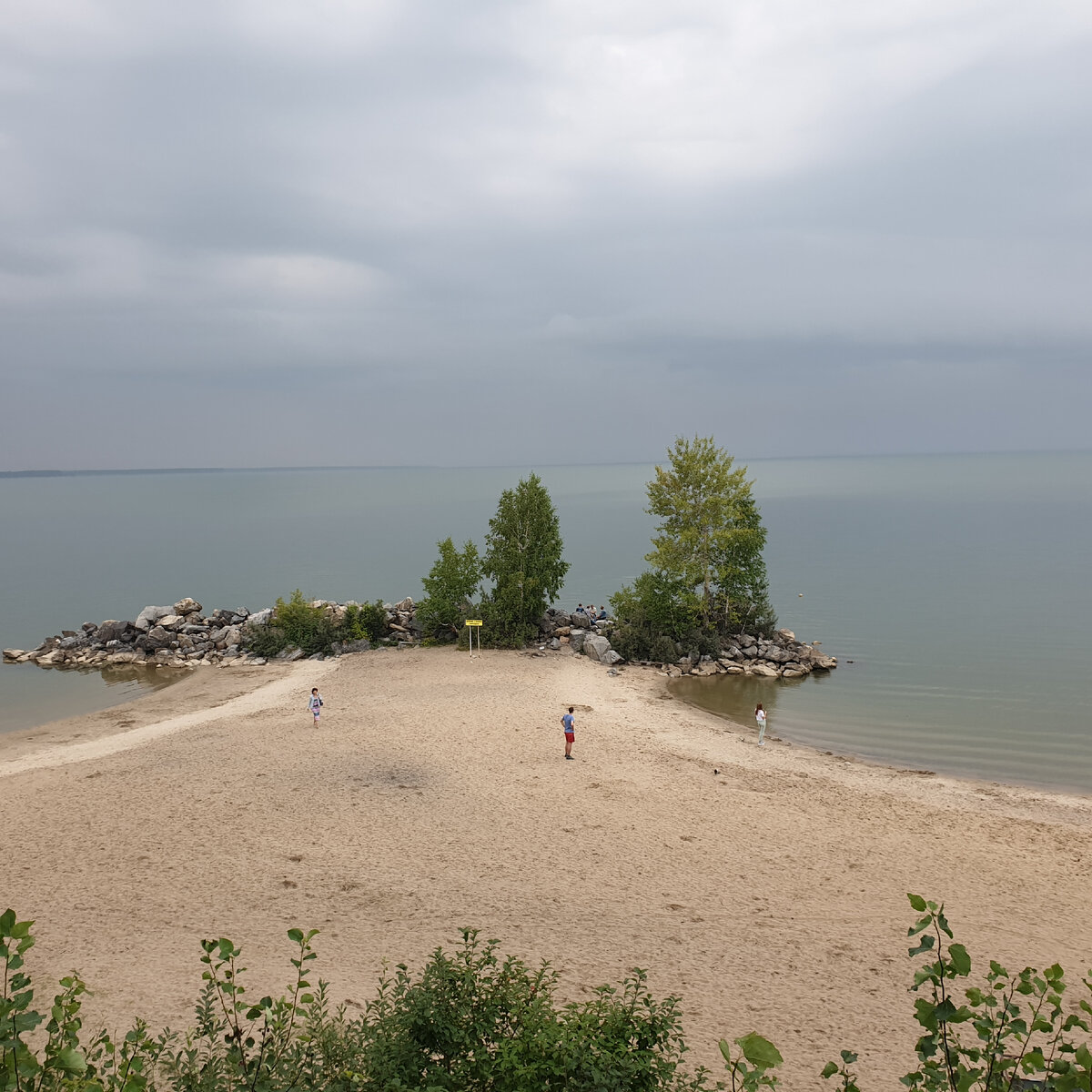 Пляж на камнях бердск. Парк на камнях Бердск. Парк на камнях Бердск фото. Бердский Утес.