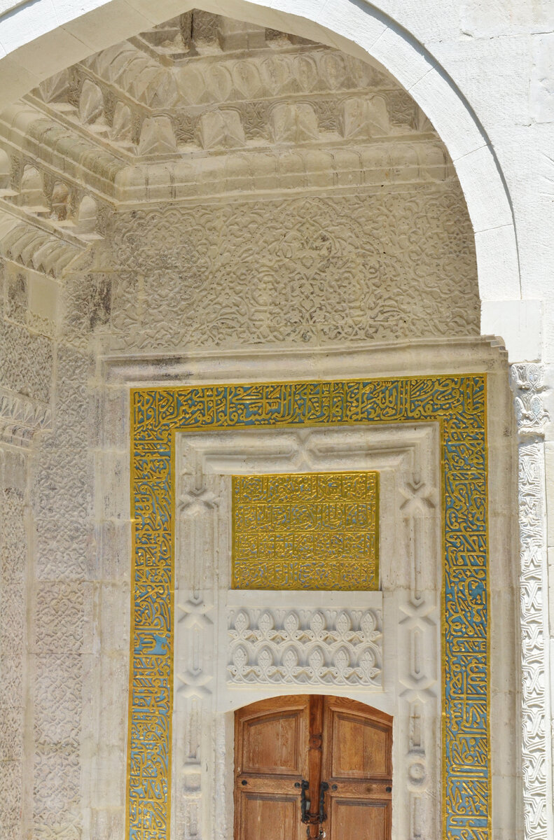 Усыпальница (дюрбе) Хаджи Гера в Бахчисарае. Внешний вид портала.