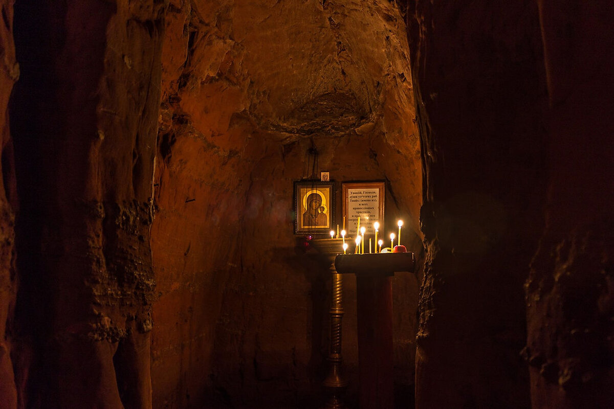 Свято Троицкий Ионинский монастырь пещеры