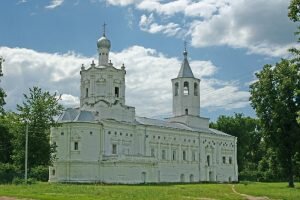 Трапезная церковь Святого Духа Солотчинского монастыря. 1688-1689 гг., Рязанская область, п.Солотча.
