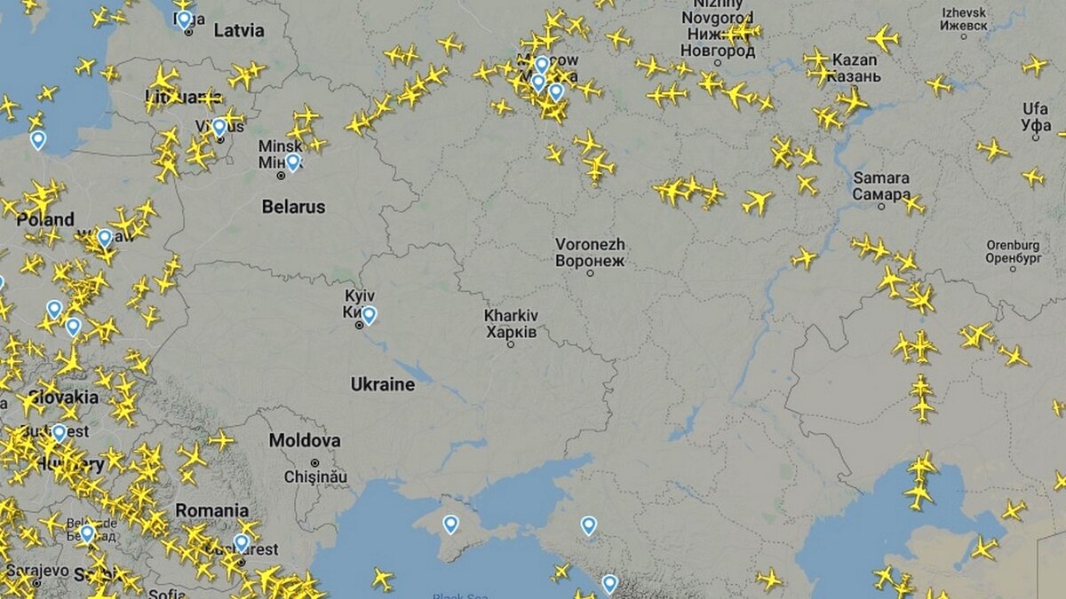 В начале марта 2022 картина загрузки неба сильно изменилась, "Белое пятно Украины" главная причина убытков европейских авиакомпаний, "Небо России" тут ни при чём, листайте и увидите