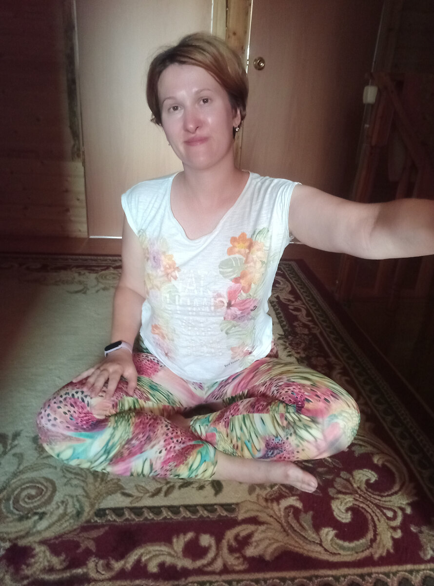 После тренировки, потная и счастливая