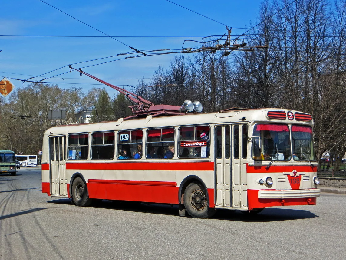 Пятый троллейбус. ЗИУ-5 троллейбус. Троллейбус ЗИУ 5д. ЗИУ-5е. Автобус ЗИУ 5.