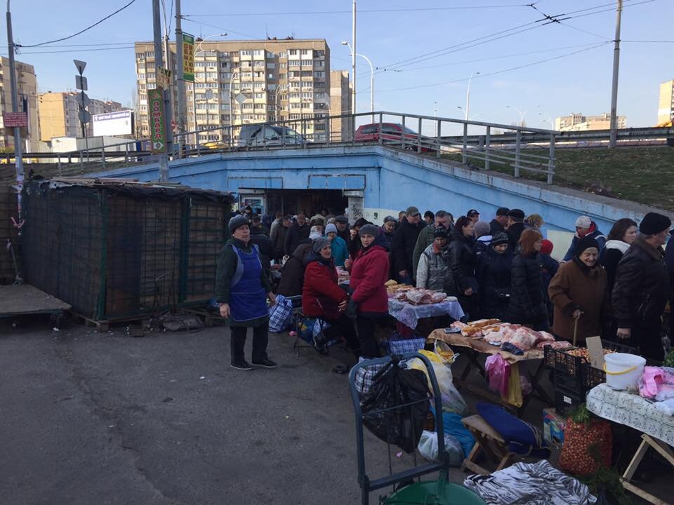 Так выглядит обычный спуск в киевское метро
