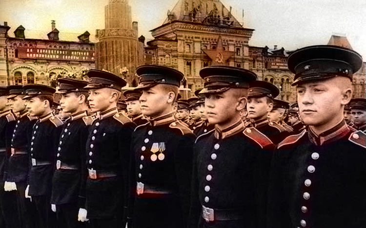 Первые воспитанники училища.