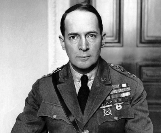 Генерал Дуглас Макартур