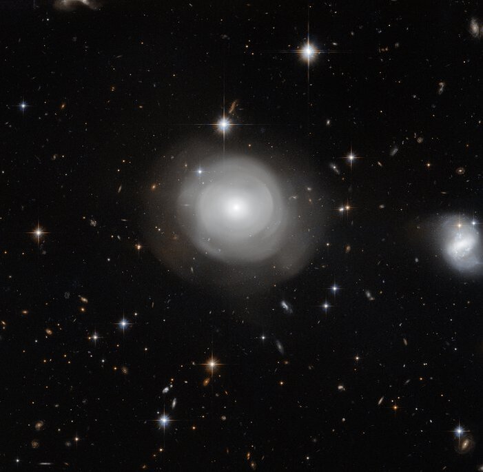Галактика ESO 38112. Фото NASA, ESA, P. Goudfrooij (STScI)