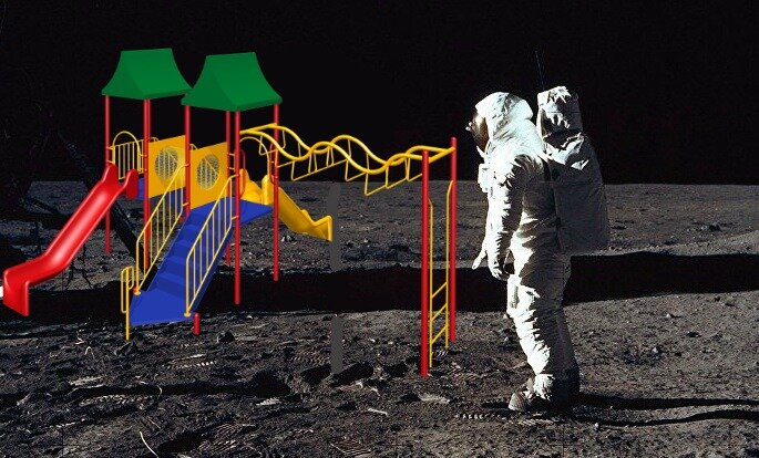 Как я вижу детей в комбезах летом на детской площадке