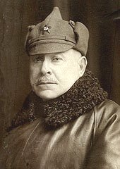 Алекса́ндр Алекса́ндрович Самойло  — русский и советский военачальник, участник Первой мировой и Гражданской войн. Командующий красным Восточным фронтом в мае 1919 года. Генерального штаба генерал-майор (до 1917). Генерал-лейтенант авиации (1940). Профессор (1943). Член ВКП(б) с 1944 года. 