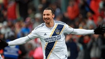 Фото: espn.comКак напоминает ESPN, несколькими днями ранее 37-летний швед поставил свою подписьпод соглашением с «Гэлакси», которое будет действовать в 2019 году.
