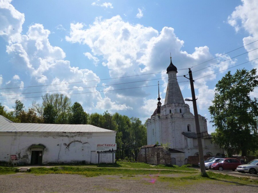  2. Храм Петра Митрополита.