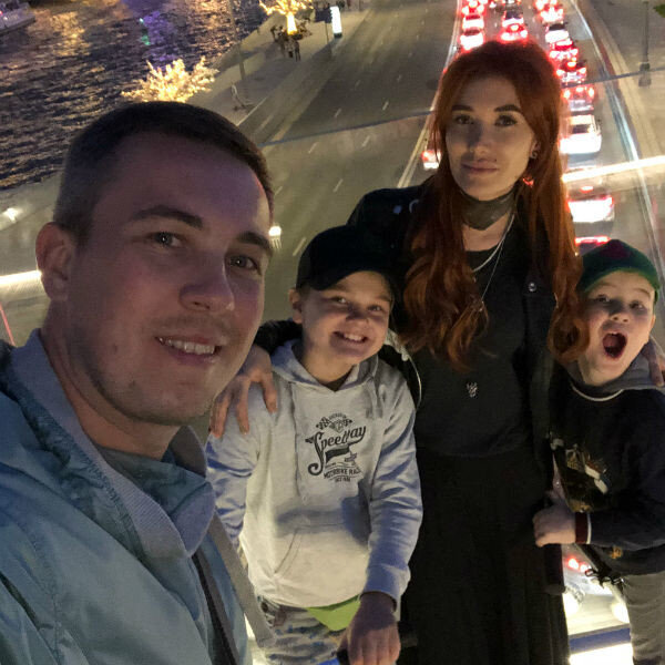 Николь Кузнецова с семьей // Фото: Instagram