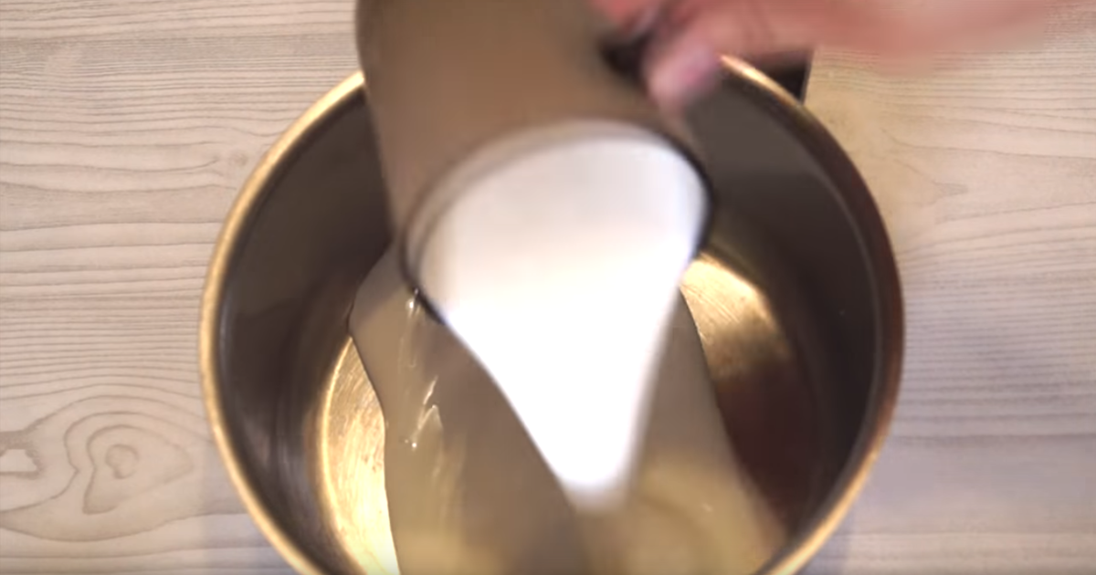 Жирность кефира - на Ваш вкус. в этом рецепте большой роли не играет.