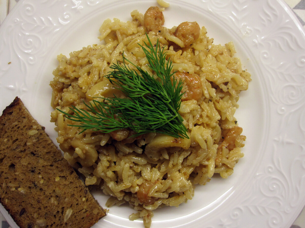Рис с кедровыми орешками