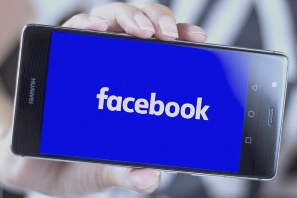 Компания Facebook Inc запретила устанавливать свои приложения на телефоны Huawei.