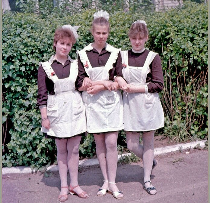 Школьные торжественные наряды середины 1980х в провинции