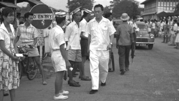 Источник: www.bbc.com. Ли Куан Ю на выборах в Сингапуре в 1958 году