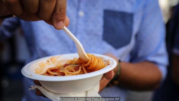 Граньяно, Италия, известен как "Città della Pasta" - город пасты (кредит: Consorzio di Tutela della Pasta di Gragnano IGP)