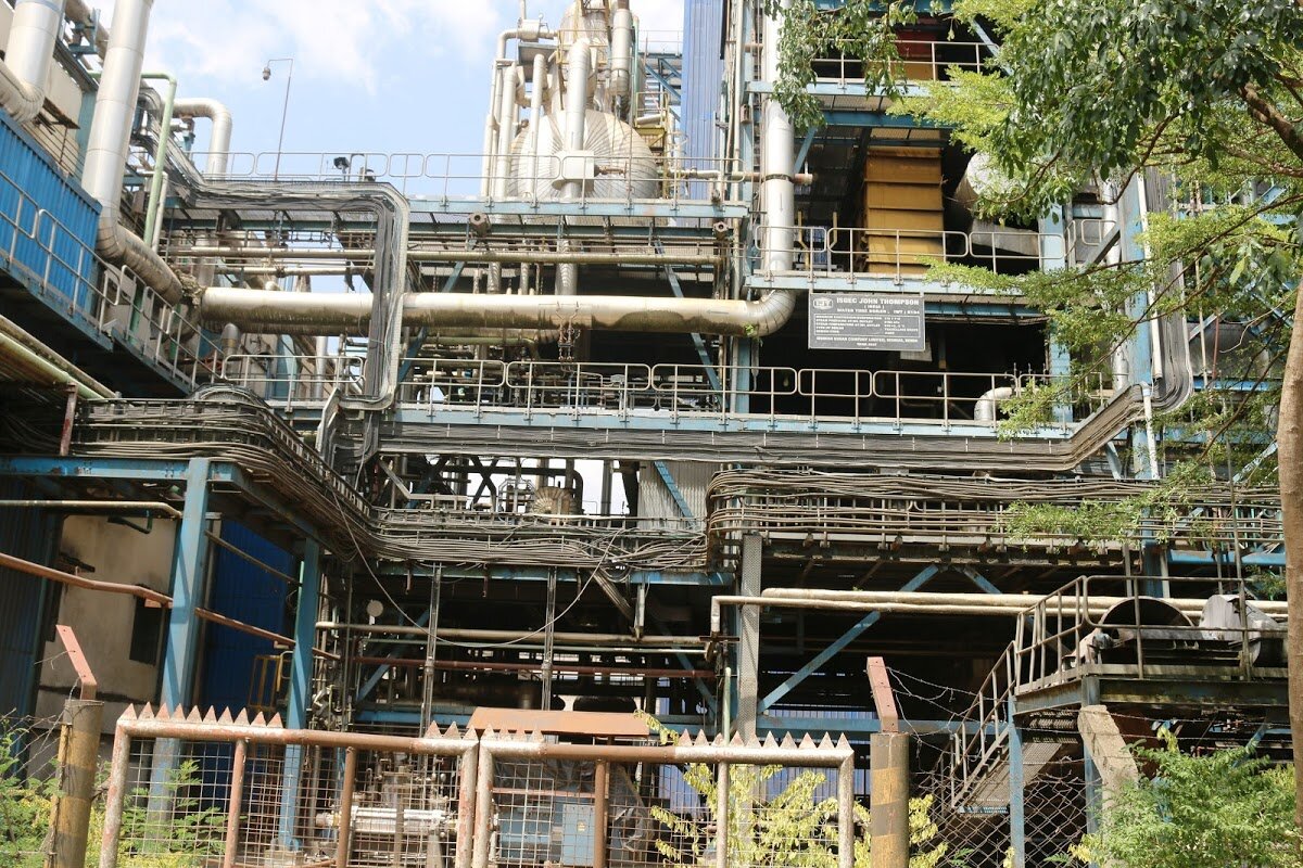 https://www.the-star.co.ke/counties/western/2019-10-11-how-collapse-of-sugar-factory-has-turned-mumias-into-ghost-town/