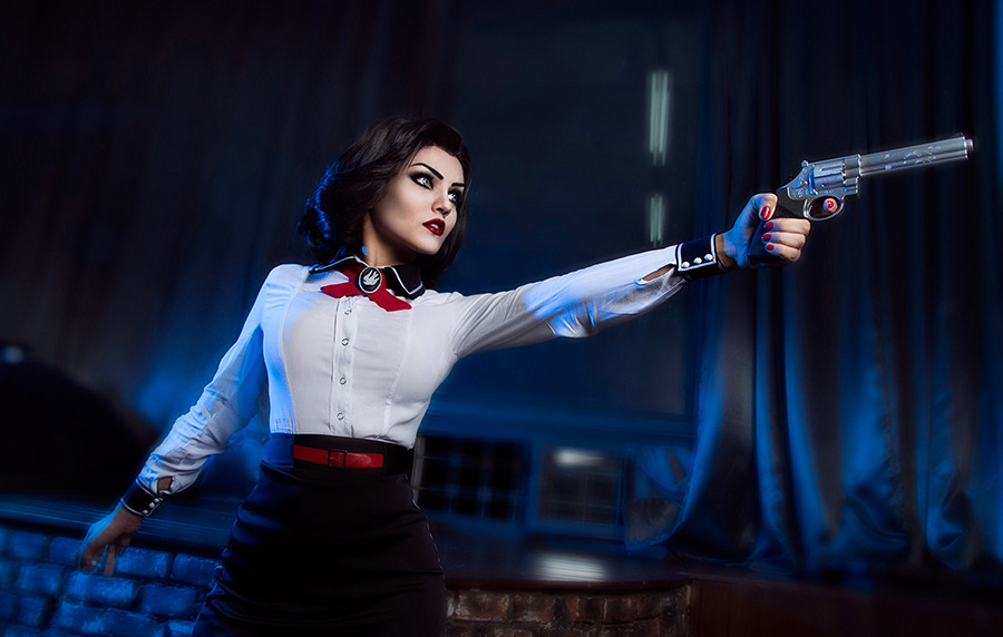 С Кристиной как и с Элизабет шутки плохи, лучше соблюдать дистанцию