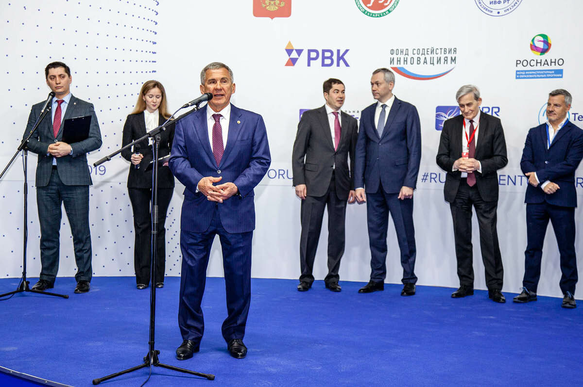 Участниками Российского венчурного форума-2019 стали 3 тысячи делегатов из 9 стран мира, в том числе США, Китая, Франции, Японии и др. Заявки на участие в инновационной экспозиции ярмарки подали компании из 37 городов 7 стран.