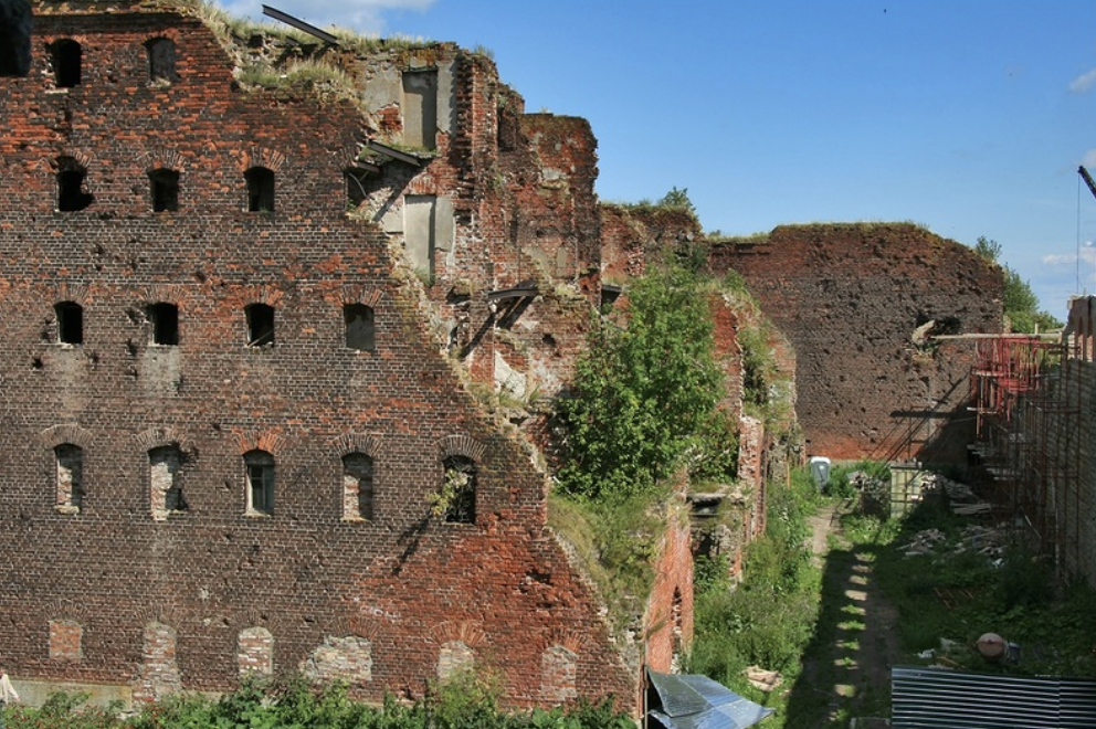 Руины IV тюремного корпуса. Источник: wikipedia.org