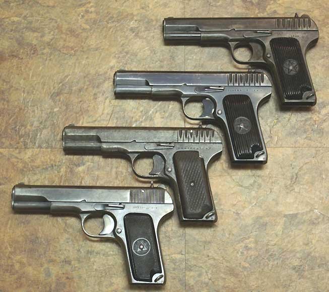 Как и предыдущая модель, ТТ-33 во многом напоминал самозарядный американский пистолет М1911 «Кольт» с использованием энергии отдачи и опускающейся казенной частью ствола, однако ТТ-33 все же был не просто копией: например, курок, боевая пружина и другие компоненты были объединены в модуль, который можно было извлечь через тыльную сторону рукоятки. Кроме того, внесли некоторые другие изменения ( к примеру, запирающие выступы сделали вокруг всего ствола, а не только сверху).