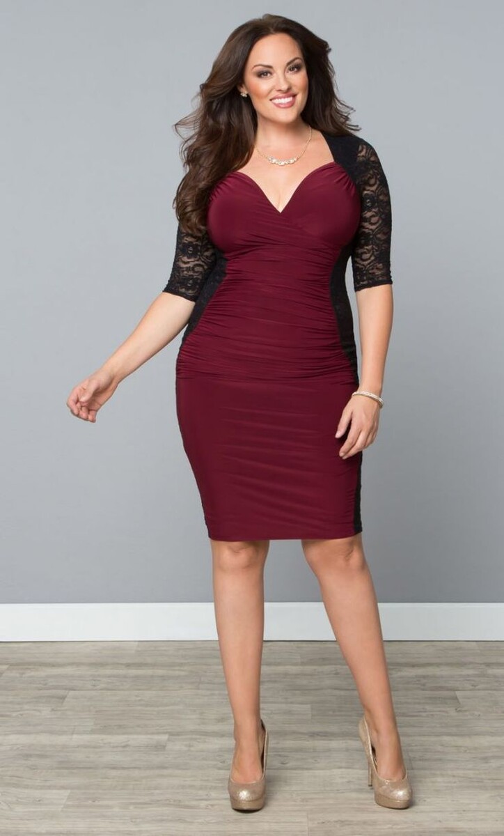 Источник: https://i.pinimg.com/736x/5c/41/cf/5c41cfc393ac33760fef8ca6febf0ca0--curvy-fashion-plus-size-fashion.jpg