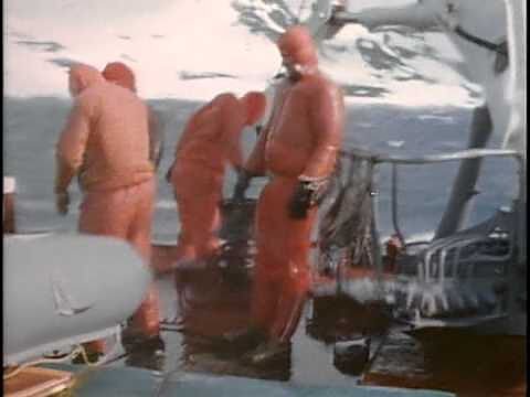 Кадр из фильма "Кусто в Антарктике. Часть III. Под вечными льдами" . Из открытого доступа