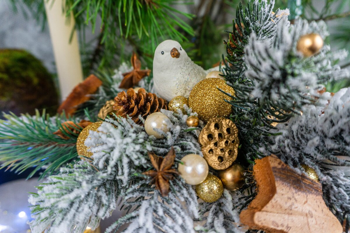 Интерьерная композиция с птичкой