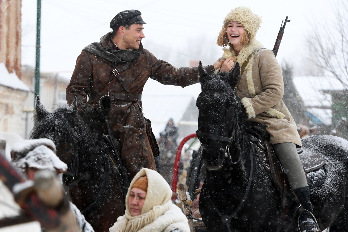 Юлия Пересильд и Евгений Морозов в фильме «Зулейха открывает глаза» (источник — Яндекс.Картинки)