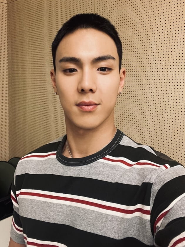 MONSTA X Шону / Фото = STARSHIP ENTERTAINMENT
