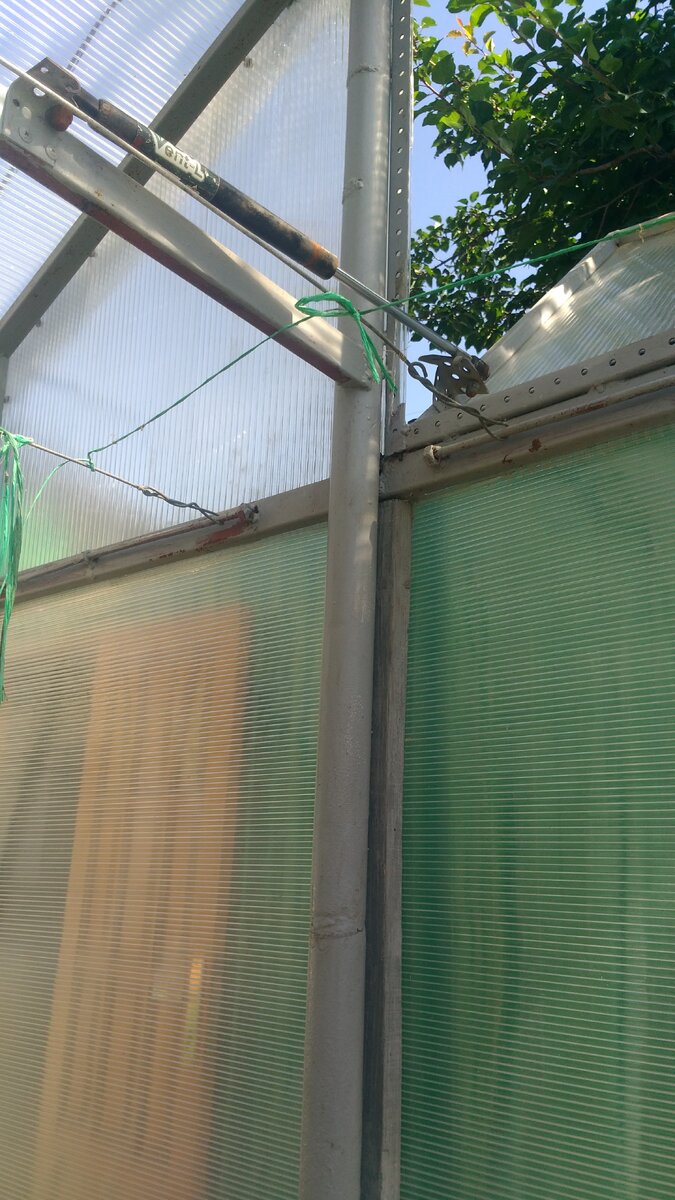 Целиндр открывания форточек.