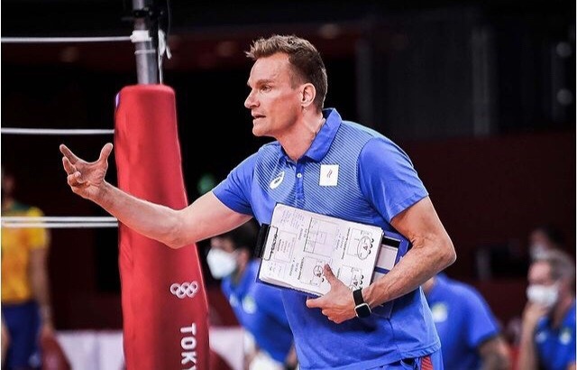 Тренер сборной России Туомас Саммелвуо, фото взято с https://www.instagram.com/rusvolleyteam/