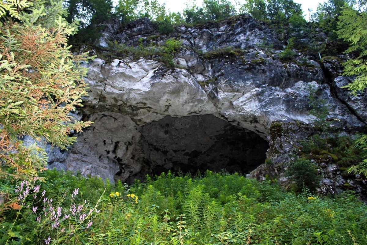 Фото пещеры снаружи