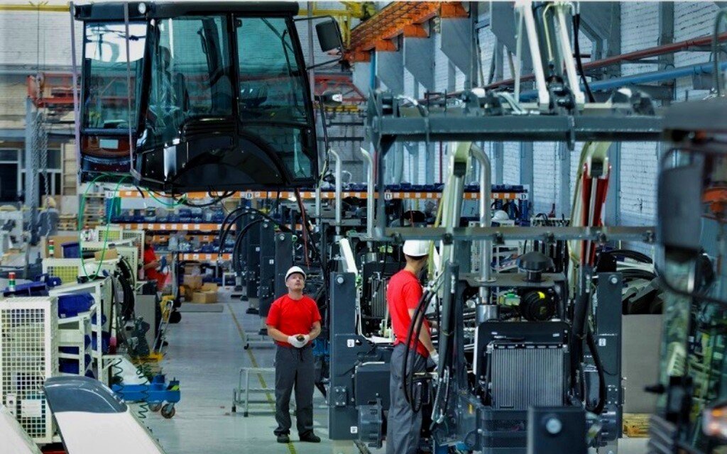 Сборочный цех Тверского завода экскаваторов