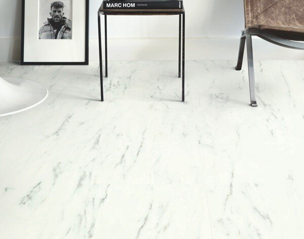 Плитка ПВХ Quick-Step Итальянский мрамор коллекция Ambient Glue Plus AMGP40136