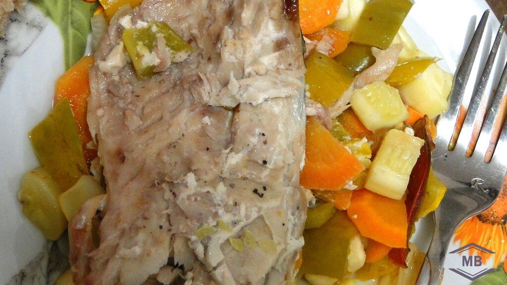 Скумбрия с овощами в духовке - яркое, сочное, вкусное и полезное блюдо!