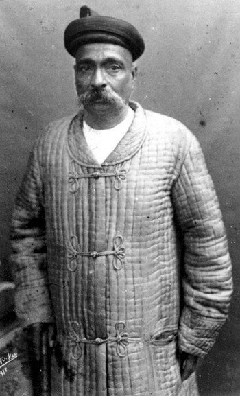 Тилак  родился в 1856 году в семье брахманов, с детства знал санскрит, стал  филологом, и в 1893 году опубликовал свою первую книгу «Орион, или  исследования древности Вед». В ней Тилак опровергал выводы специалистов  того времени, что Веды появились 4400 лет назад, и перенес дату  возникновения Вед на 6500 лет назад. Это было обосновано положением  звезд в созвездии Орион в период сложения гимнов Вед, что и отражено в  Ведах. В 1903 году вышла его вторая книга, «Арктическая родина в Ведах»,  переведенная почти через сто лет на русский язык. В этой книге Тилак  доказывал, что родиной ариев является арктический регион, Заполярье, или  район в непосредственной близости к Северному полюсу. Понятно, что это  не может быть сам Северный полюс, так как технически это географическая  точка.
 