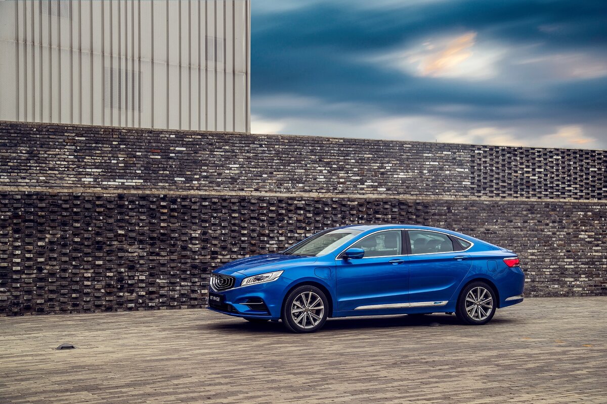 Geely Bo Rui GE  (гибридный Emgrand GT)