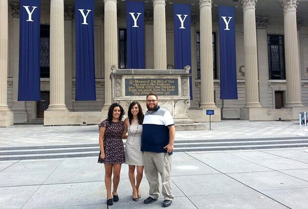 Вивиан с учителем Эриком Муньосом и его женой